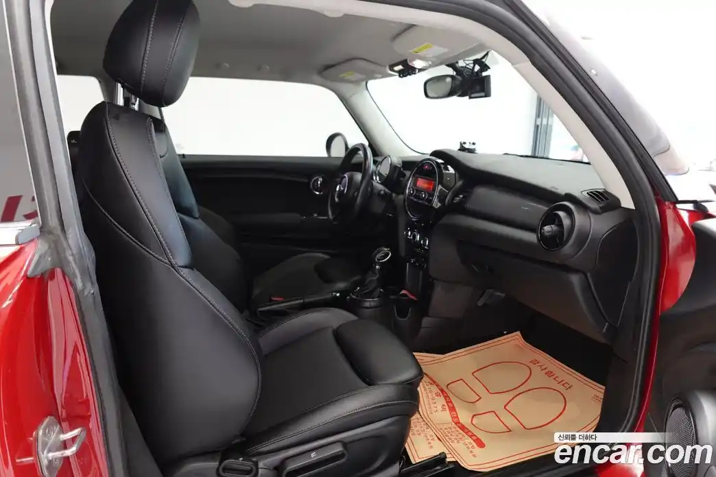 Mini Cooper 2017 1.5 Автомат в Москве № 181807, фото 18