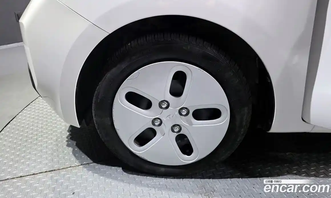 Kia Ray 2023 1.0 Автомат в Москве № 18202, фото 3