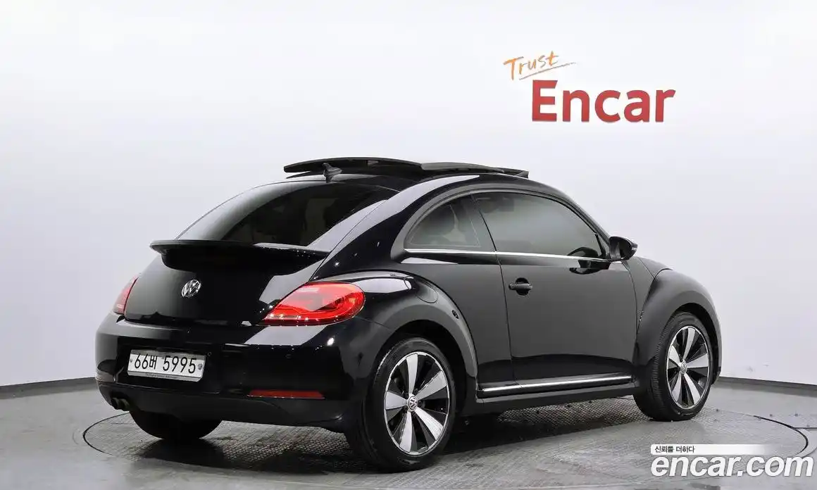 Volkswagen Beatle 2014 2.0 Автомат в Москве № 185411, фото 1