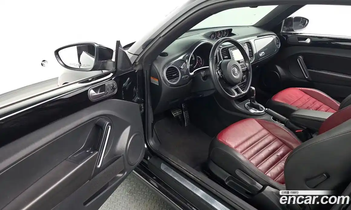 Volkswagen Beatle 2014 2.0 Автомат в Москве № 185411, фото 6