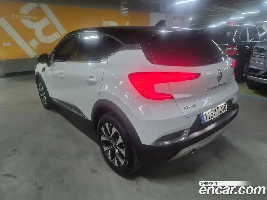 Renault Captur 2020 1.3 Автомат в Москве № 185670, фото 3