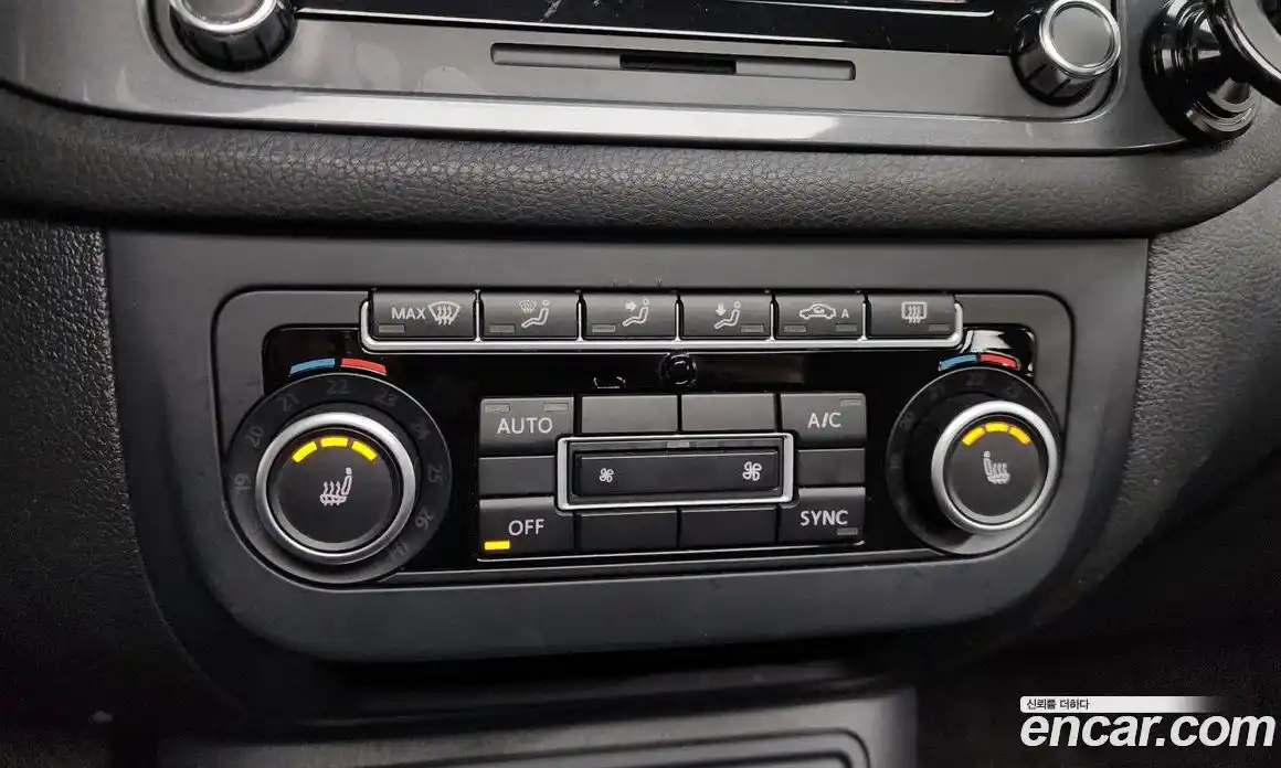 Volkswagen Tiguan 2013 2.0 Автомат в Москве № 187215, фото 1