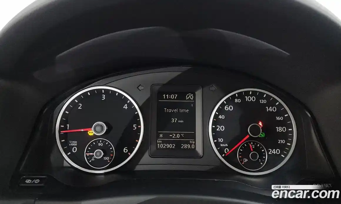 Volkswagen Tiguan 2013 2.0 Автомат в Москве № 187215, фото 11