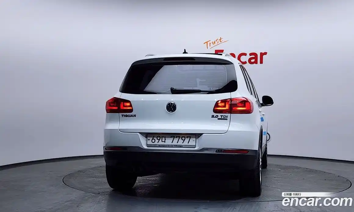 Volkswagen Tiguan 2013 2.0 Автомат в Москве № 187215, фото 13