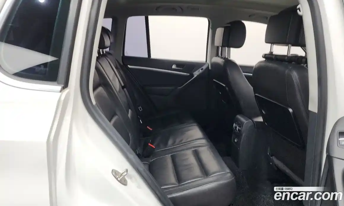 Volkswagen Tiguan 2013 2.0 Автомат в Москве № 187215, фото 19