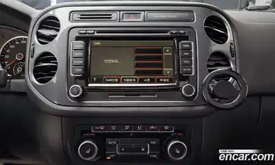 Volkswagen Tiguan 2013 2.0 Автомат в Москве № 187215, миниатюра 10