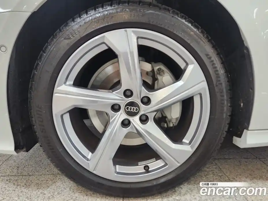 Audi A6 2025 2.0 Автомат в Москве № 188986, фото 2