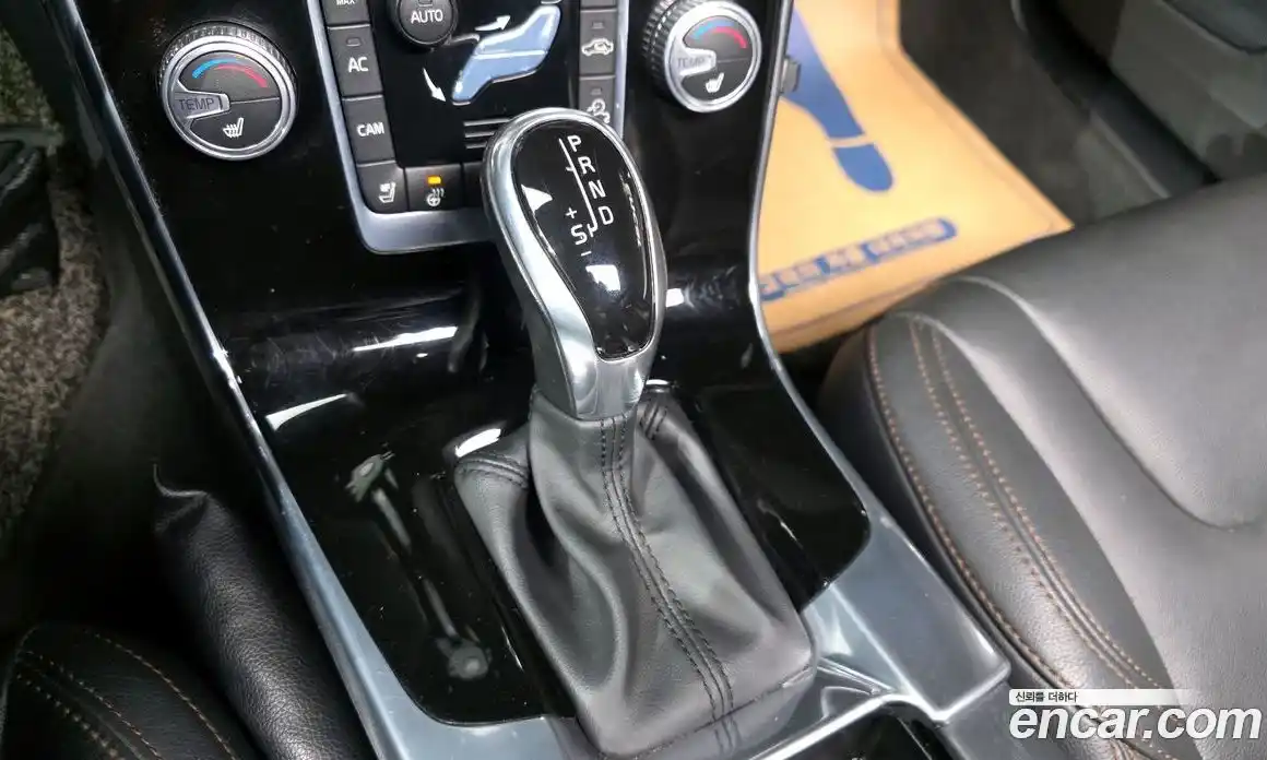 Volvo V60 2016 2.5 Автомат в Москве № 190901, фото 1