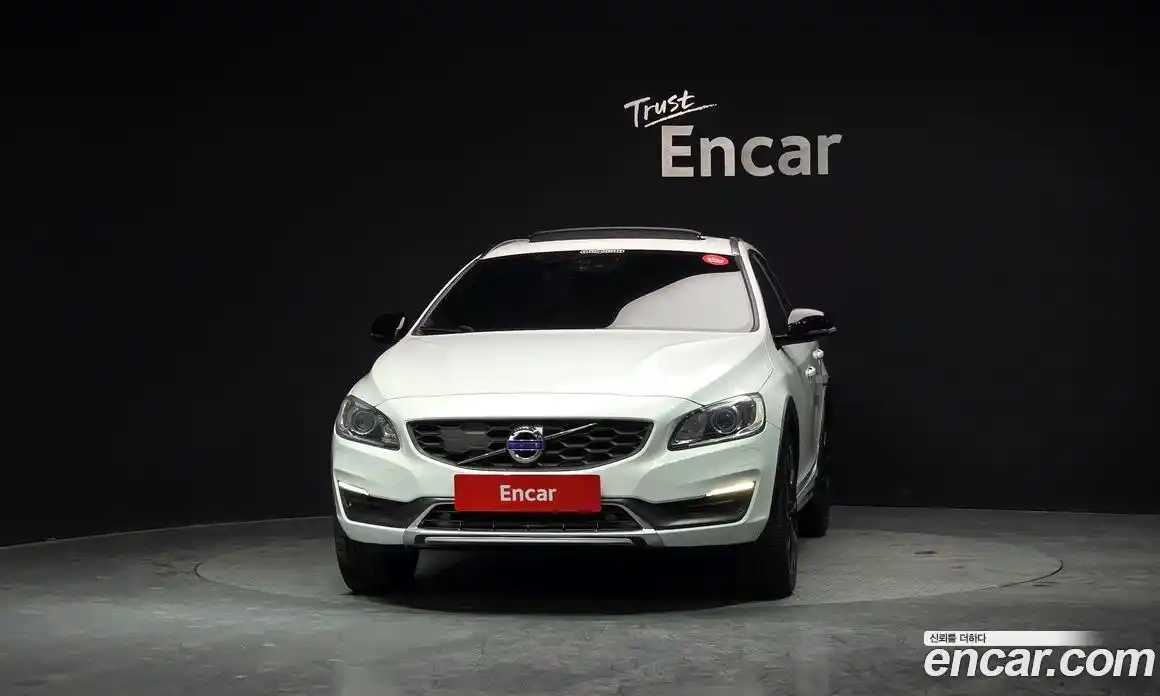 Volvo V60 2016 2.5 Автомат в Москве № 190901, фото 15