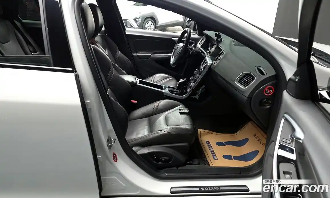 Volvo V60 2016 2.5 Автомат в Москве № 190901, фото 7