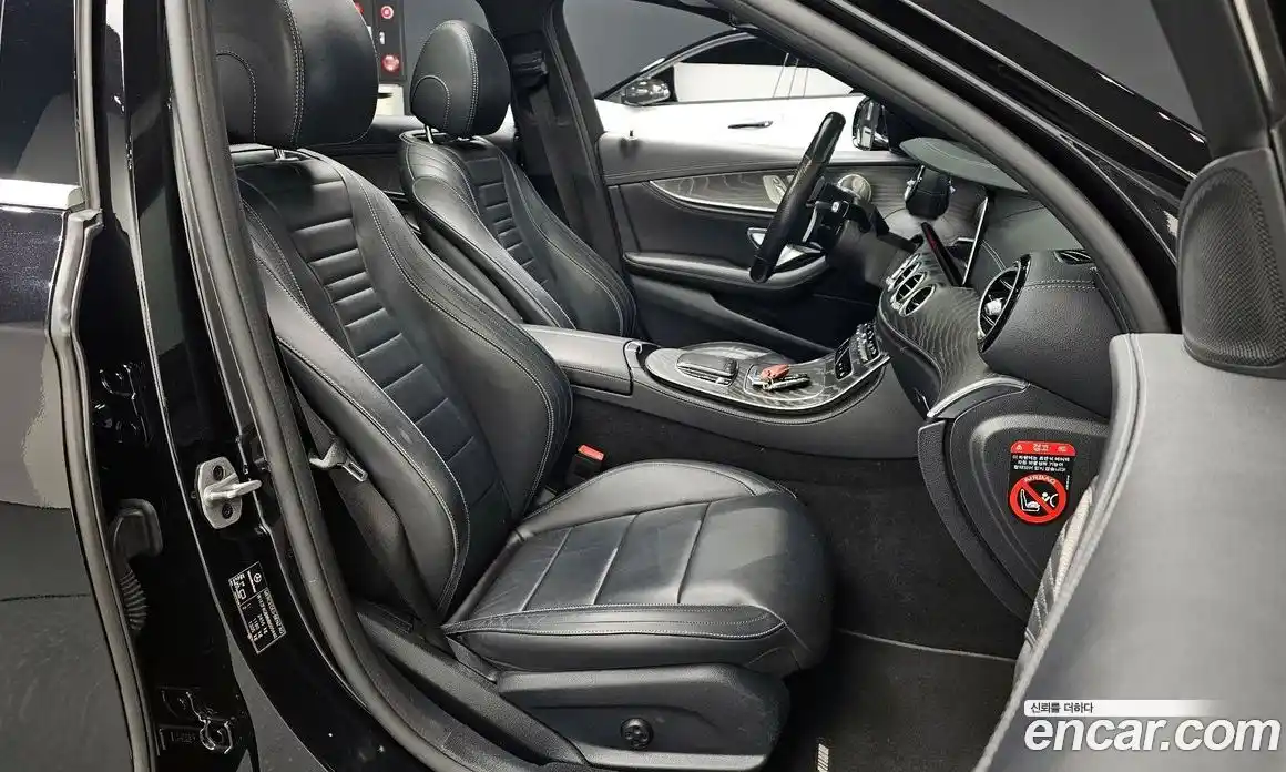 Mercedes-Benz E-Class 2021 2.0 Автомат в Москве № 195033, фото 3