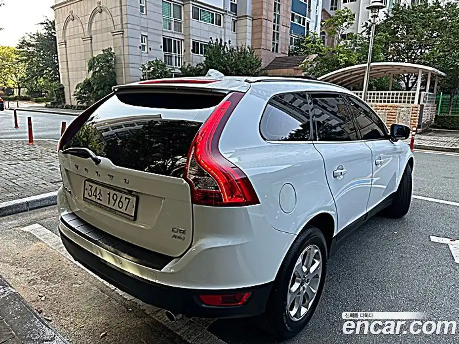 Volvo XC60 2012 2.4 Автомат в Москве № 195106, фото 2