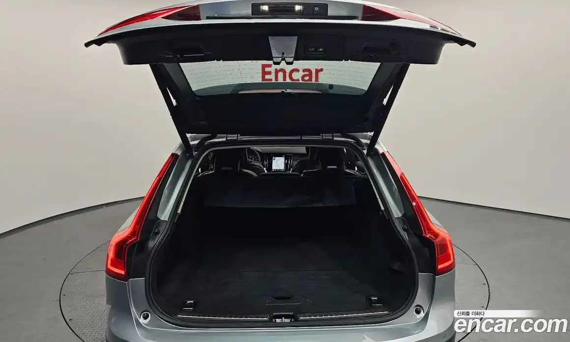 Volvo V90 2017 2.0 Автомат в Москве № 197092, фото 11