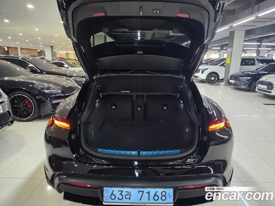 Porsche Taycan 2023 Автомат в Москве № 197846, фото 6