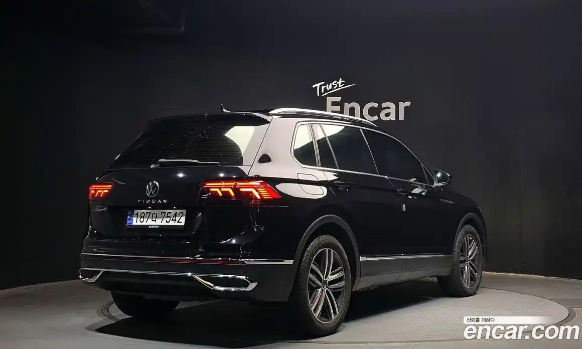 Volkswagen Tiguan 2023 2.0 Автомат в Москве № 199040, фото 8