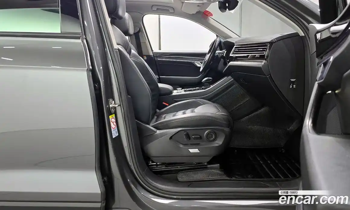 Volkswagen Touareg 2021 3.0 Автомат в Москве № 199153, фото 14