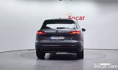 Volkswagen Touareg 2021 3.0 Автомат в Москве № 199153, миниатюра 3