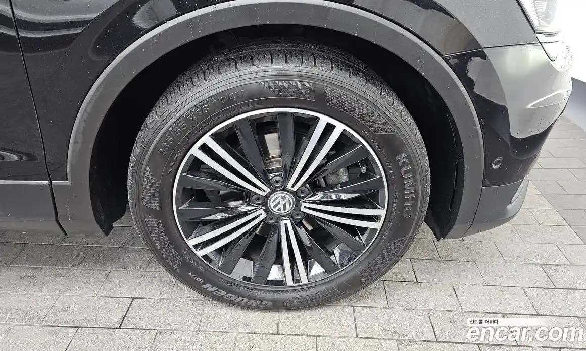 Volkswagen Tiguan 2018 2.0 Автомат в Москве № 199200, фото 14