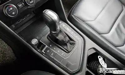 Volkswagen Tiguan 2018 2.0 Автомат в Москве № 199200, миниатюра 4