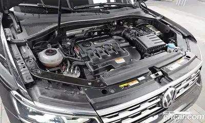 Volkswagen Tiguan 2018 2.0 Автомат в Москве № 199200, миниатюра 5