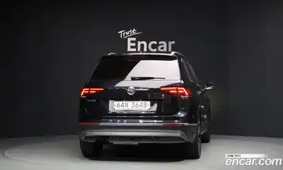 Volkswagen Tiguan 2018 2.0 Автомат в Москве № 199200, миниатюра 8