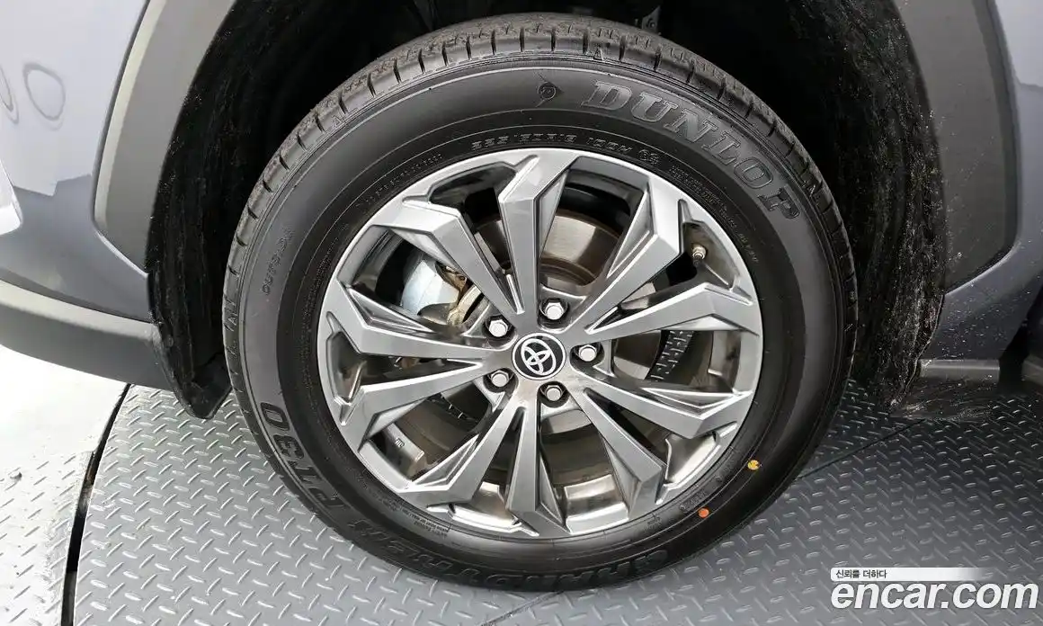 Toyota RAV4 2024 2.5 Автомат в Москве № 199550, фото 1