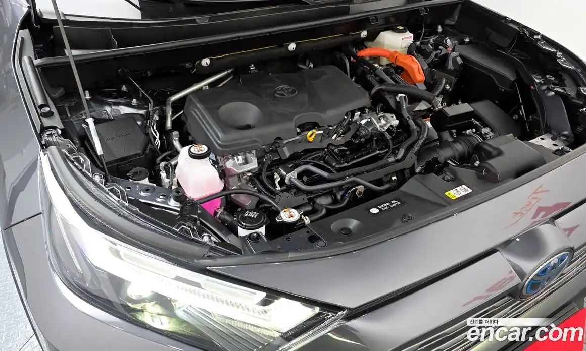 Toyota RAV4 2024 2.5 Автомат в Москве № 199550, фото 10