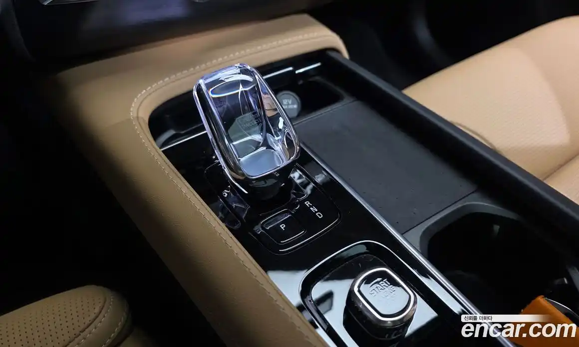 Volvo XC90 2025 2.0 Автомат в Москве № 212787, фото 16