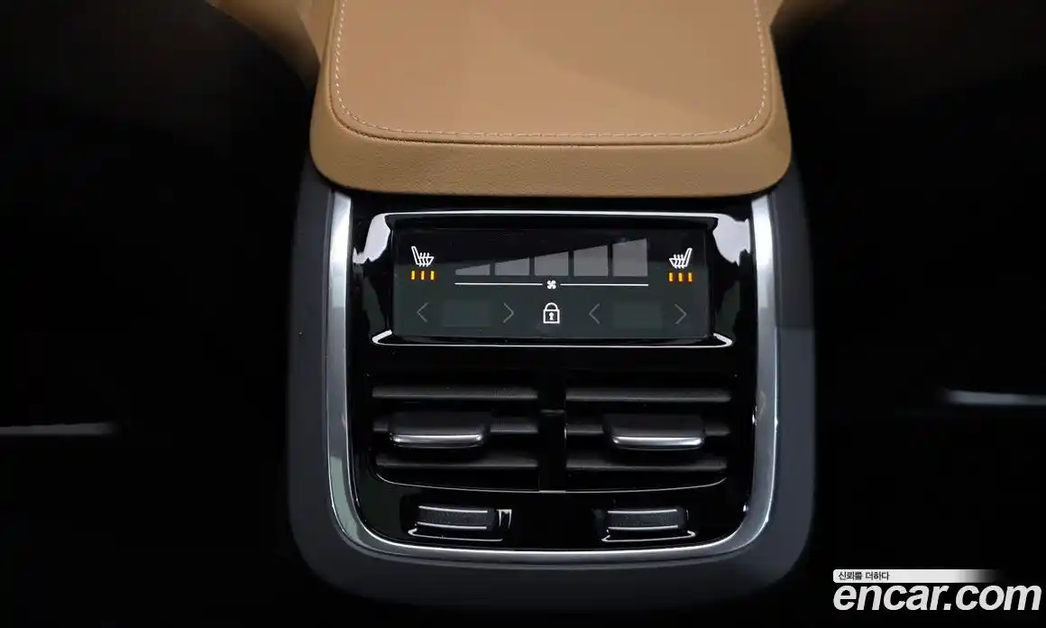 Volvo XC90 2025 2.0 Автомат в Москве № 212787, фото 9