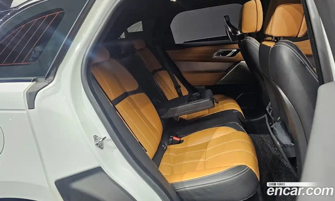 Land Rover Range-Rover Velar 2023 3.0 Автомат в Москве № 213375, фото 18