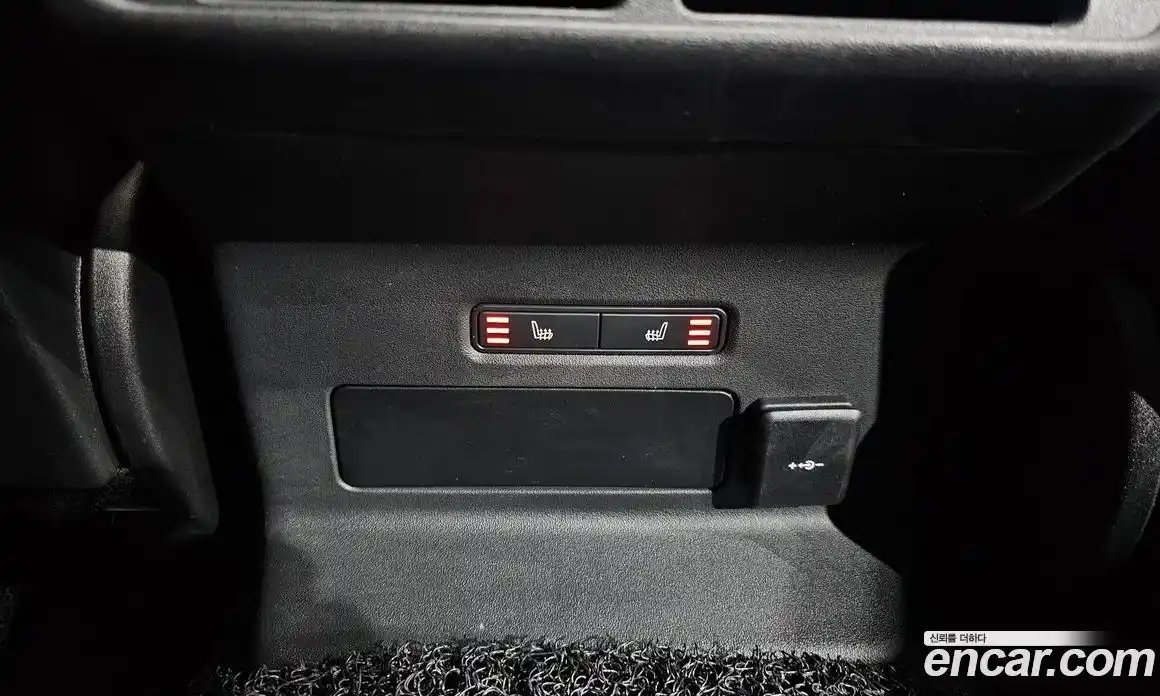 Land Rover Range-Rover Velar 2023 3.0 Автомат в Москве № 213375, фото 9