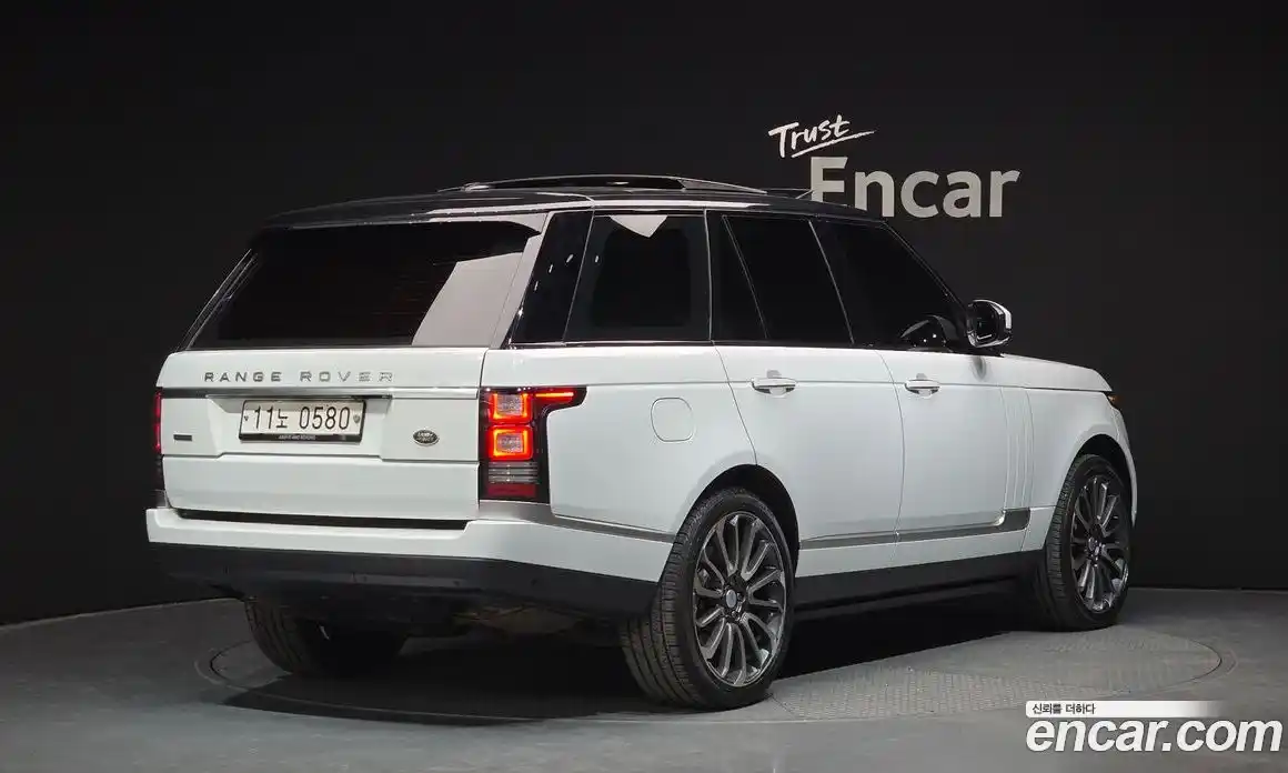 Land Rover Range-Rover 2015 4.4 Автомат в Москве № 213694, фото 2
