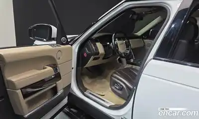 Land Rover Range-Rover 2015 4.4 Автомат в Москве № 213694, миниатюра 9