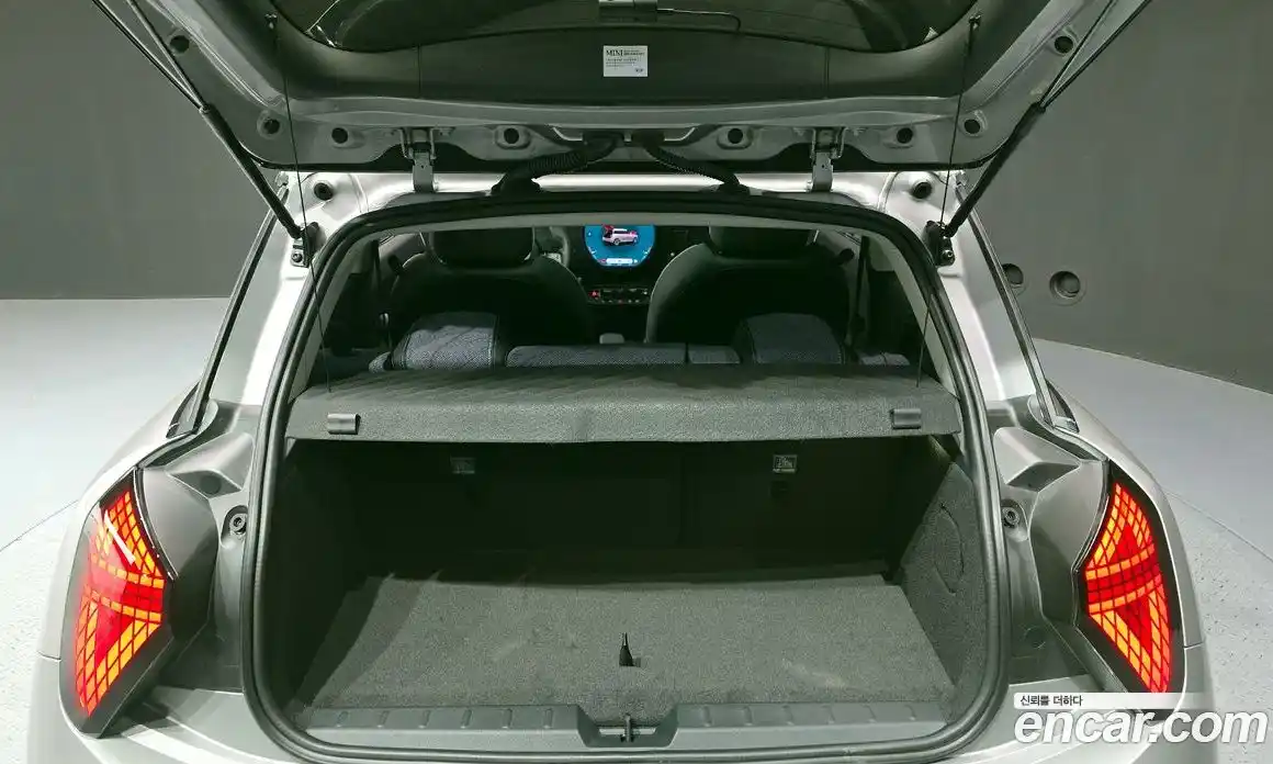 Mini Cooper 2024 0.1 Автомат в Москве № 213931, фото 8