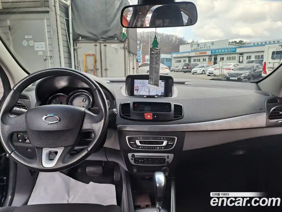 Renault SM3 2015 1.6 Автомат в Москве № 227430, фото 12