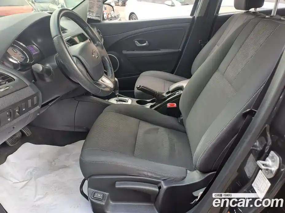 Renault SM3 2015 1.6 Автомат в Москве № 227430, фото 13