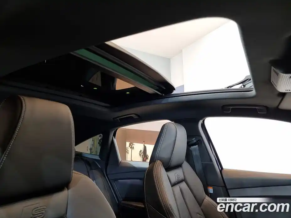 Audi Q4 e-tron 2023 0.4 Автомат в Москве № 230300, фото 12