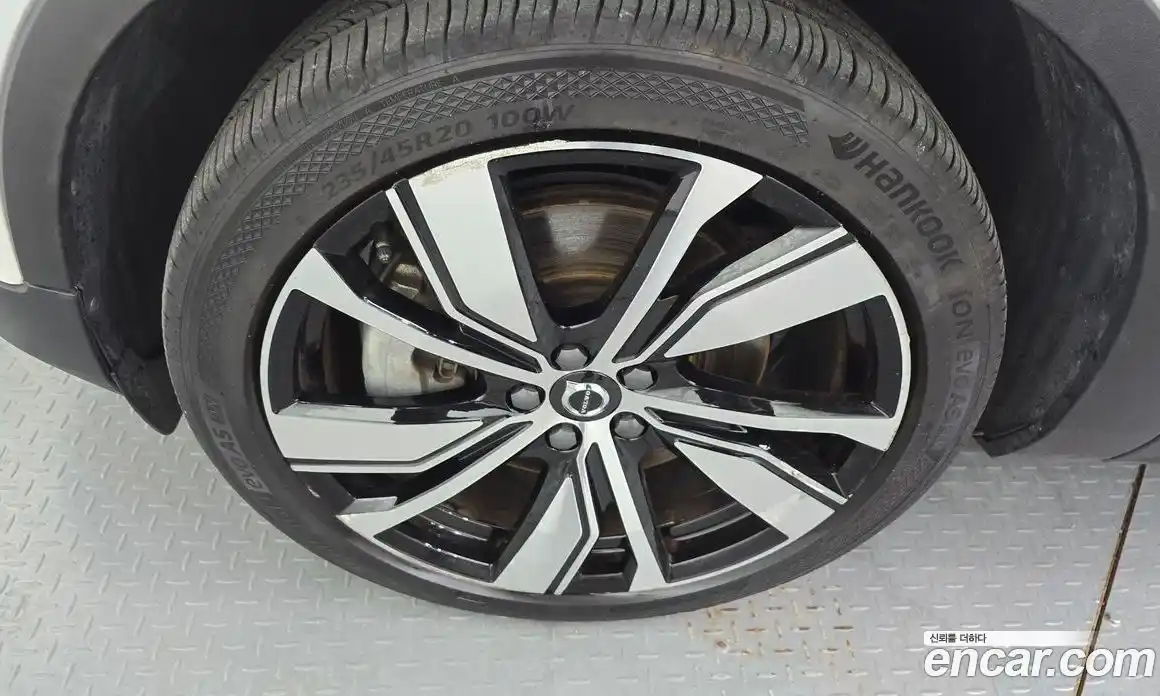 Volvo XC40 2022 0.2 Автомат в Москве № 230542, фото 5