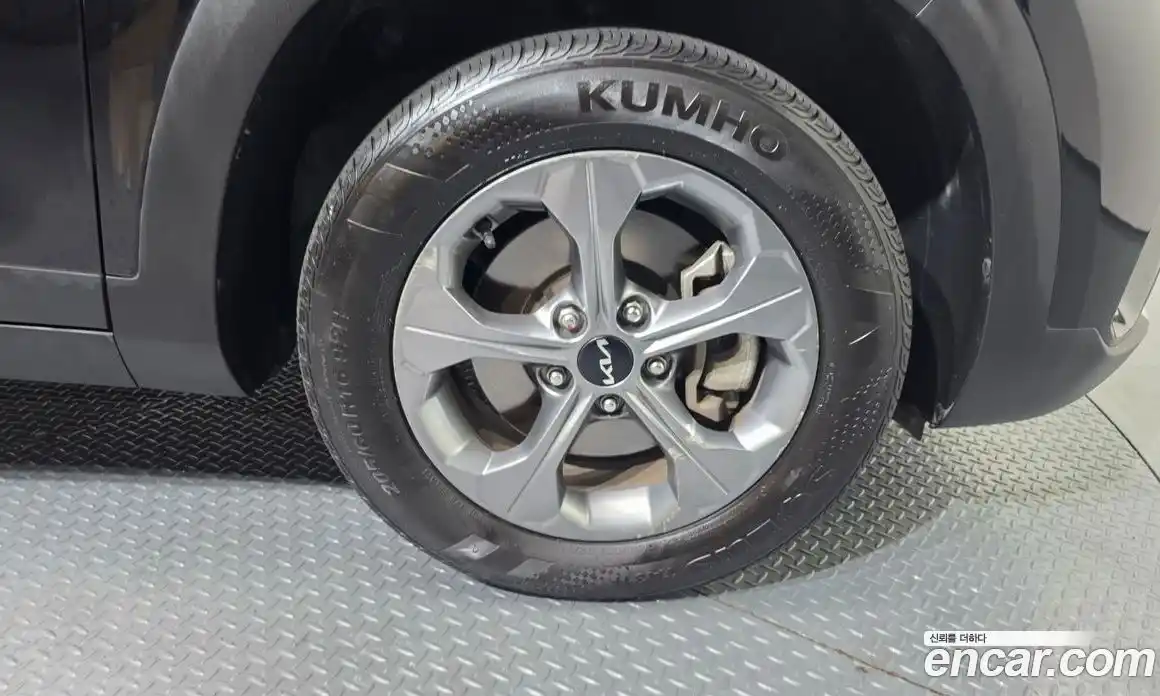 Kia Seltos 2023 1.6 Автомат в Москве № 249663, фото 14