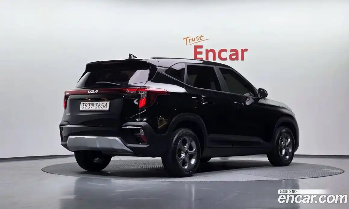 Kia Seltos 2023 1.6 Автомат в Москве № 249663, фото 9