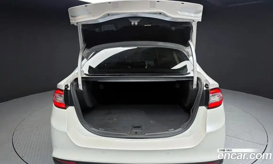 Ford Mondeo 2015 2.0 Автомат в Москве № 255637, фото 9