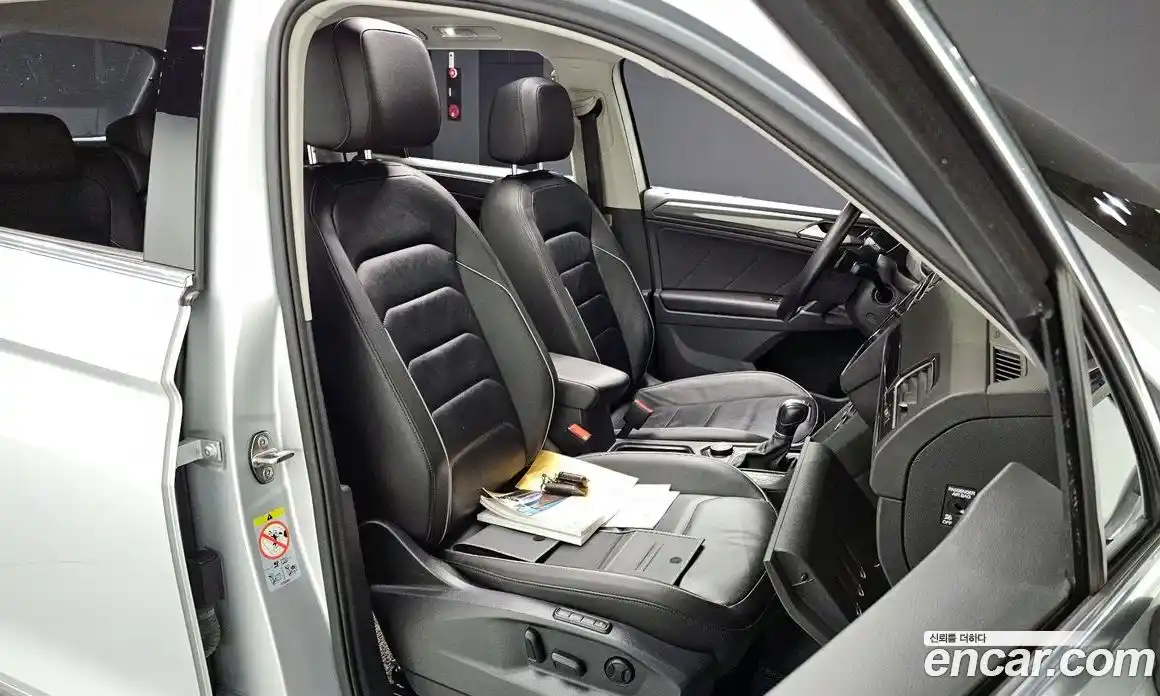 Volkswagen Tiguan 2018 2.0 Автомат в Москве № 277574, фото 12