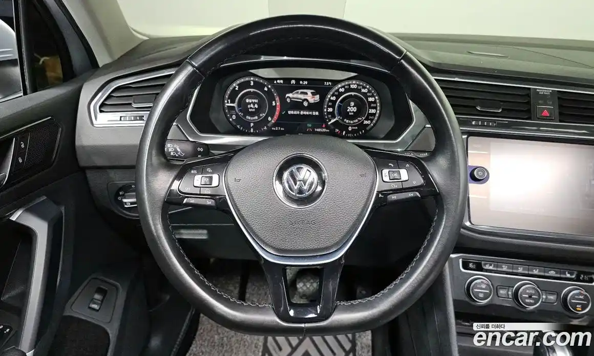 Volkswagen Tiguan 2018 2.0 Автомат в Москве № 277574, фото 16