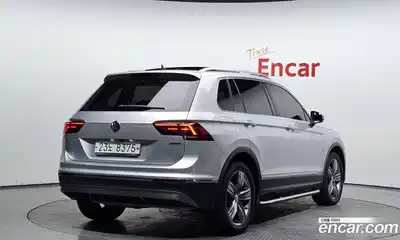 Volkswagen Tiguan 2018 2.0 Автомат в Москве № 277574, миниатюра 10