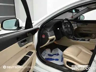 Jaguar XF 2017 2.0 Автомат в Москве № 283937, миниатюра 11