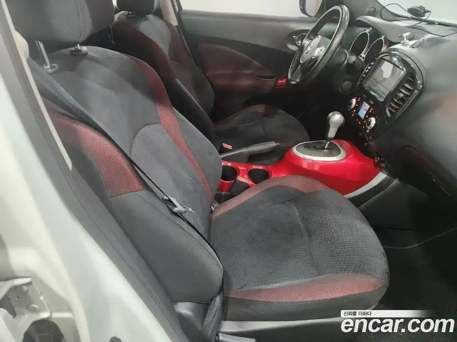 Nissan Juke 2014 1.6 Автомат в Москве № 285070, фото 6