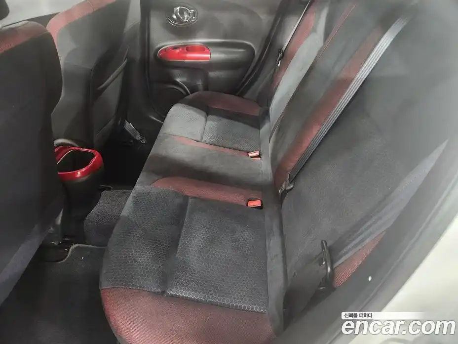 Nissan Juke 2014 1.6 Автомат в Москве № 285070, фото 9