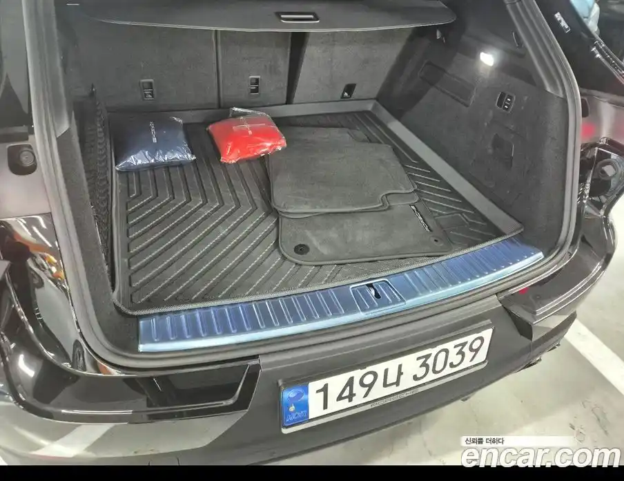 Porsche Cayenne 2024 3.0 Автомат в Москве № 297270, фото 3