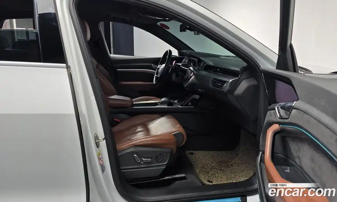 Audi e-tron 2020 0.2 Автомат в Москве № 312154, фото 11