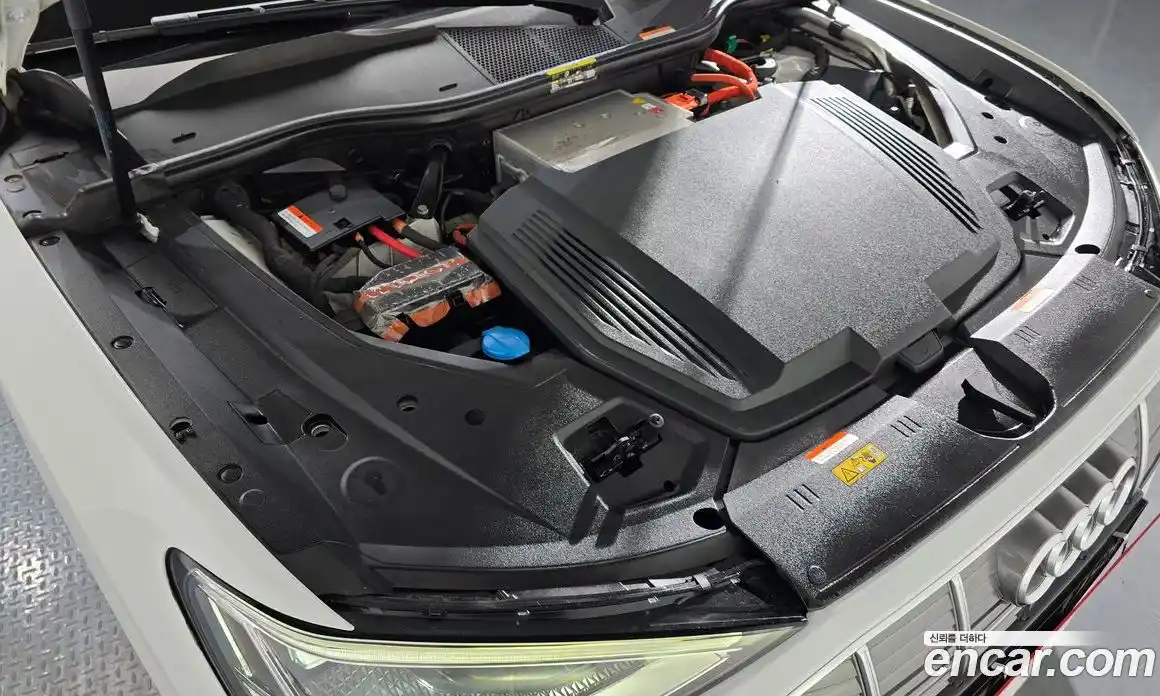 Audi e-tron 2020 0.2 Автомат в Москве № 312154, фото 6